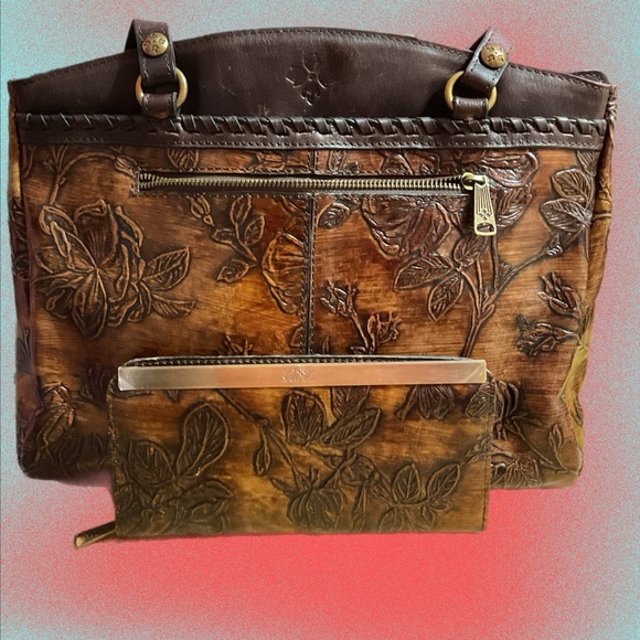 Patricia Nash  Elegant Poppy Shoulder Bag with Matching wallet - Picture 14 of 15